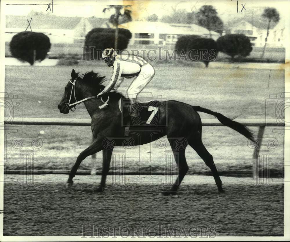 1974 Press Photo Race horse Pago Hop with jockey Jeff Anderson at Fair Grounds- Historic Images