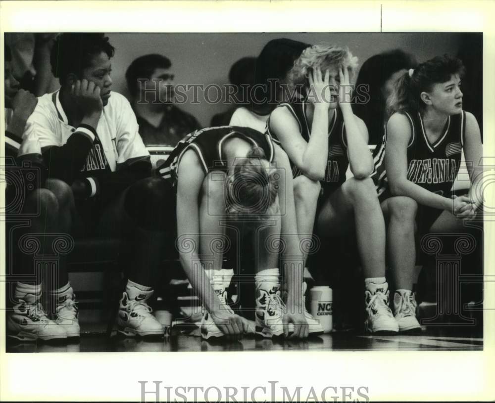 1991 Press Photo Virginia women&#39;s college basketball players - nos25800
