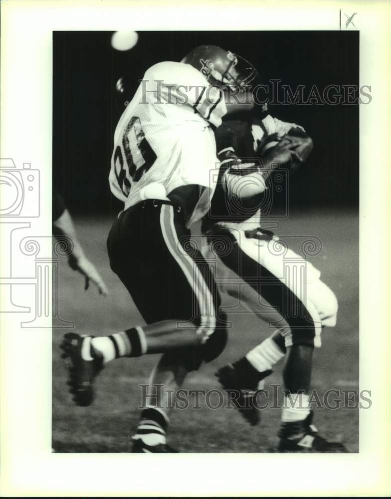 1992 Press Photo Neville football player Robert Jackson #80 tackles Ehret&#39;s #6 - Historic Images