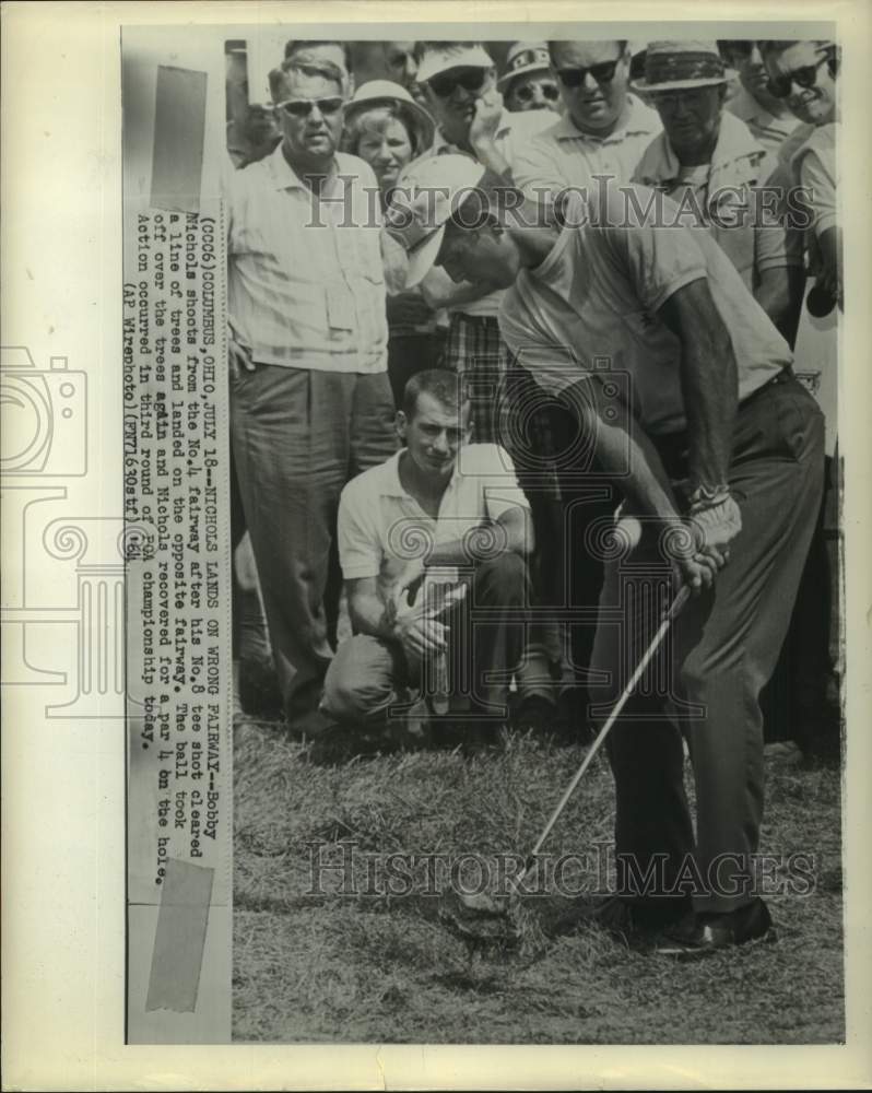 1964 Press Photo Golfer Bobby Nichols creates a divot as he hits shot in Ohio- Historic Images