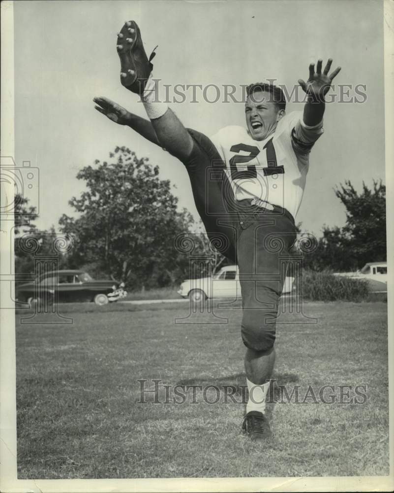 Press Photo St. Aloysius football player George Oeshner kicks ball in practice- Historic Images