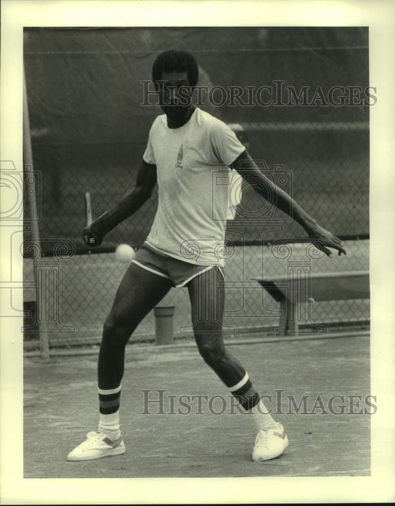 1984 Press Photo NORD tennis champion Friday Ohunwq of Africa - nos26208- Historic Images