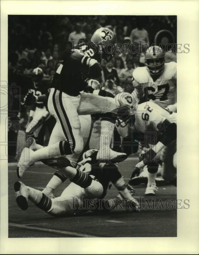 1979 Press Photo New Orleans Saints football player Chuck Muncie runs in game- Historic Images