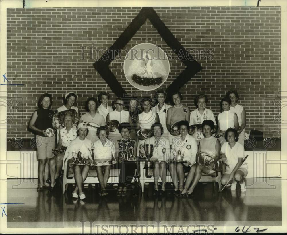 1967 Press Photo Louisiana Women&#39;s State amateur golf championship competitors- Historic Images