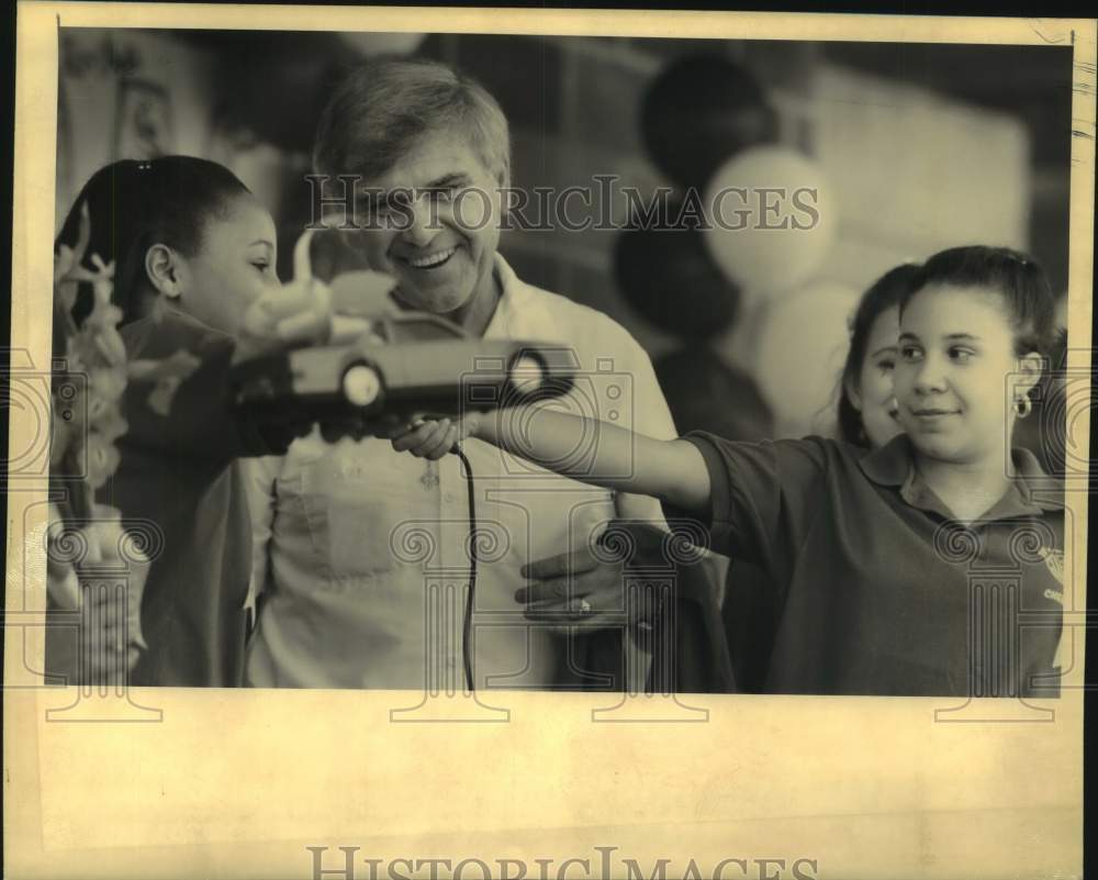 1992 Press Photo Franklin Senior HS coach Bob O&#39;Neil receives toy car at event- Historic Images