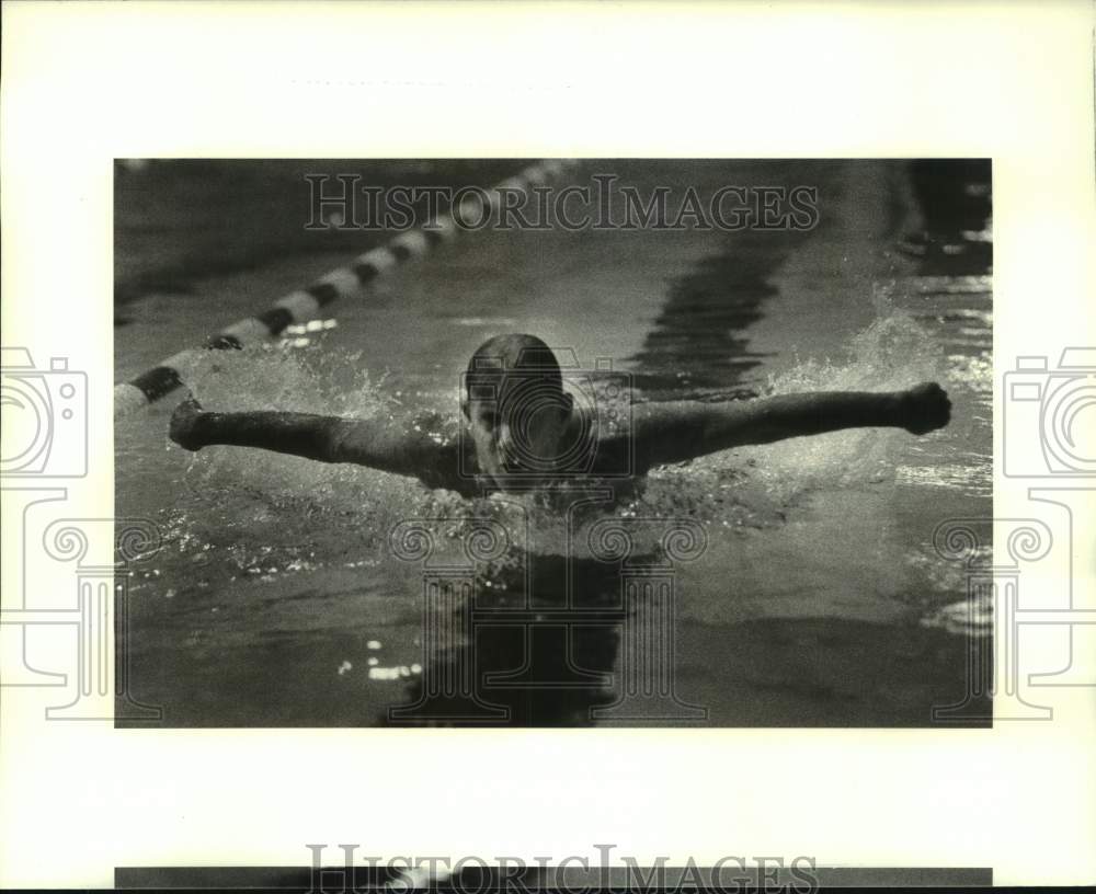 1982 Press Photo Master swimmer Mike Offner - nos27031- Historic Images