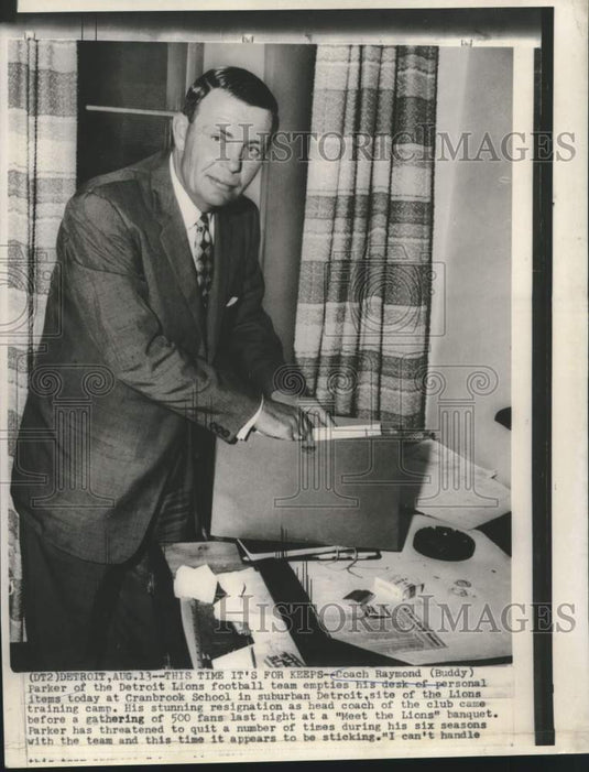 1964 Press Photo Detroit Lions football Raymond "Buddy" Parker at his desk- Historic Images