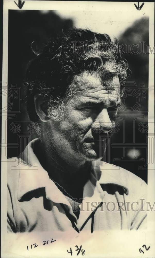 1979 Press Photo New Orleans Saints football coach Dick Nolan watches practice- Historic Images