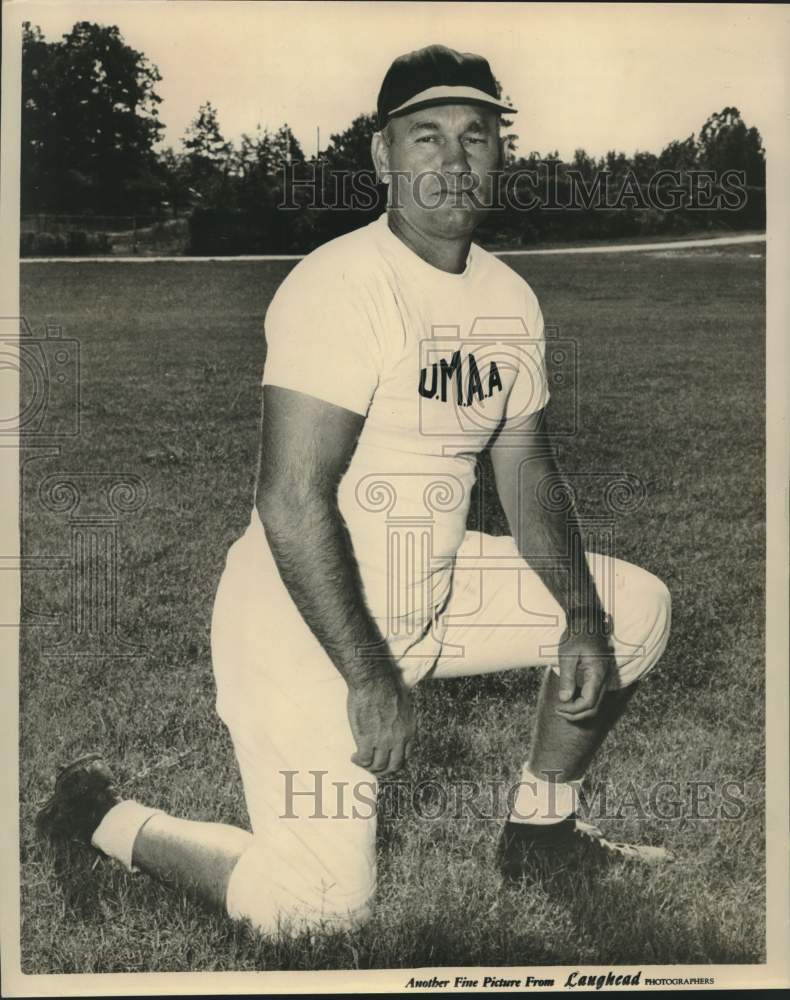 1967 Press Photo University of Mississippi football line coach James E Poole- Historic Images