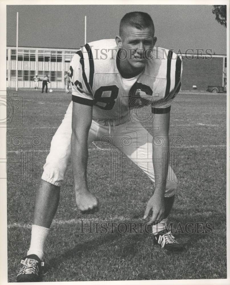 1967 Press Photo Chalmette football player Joe Steger ready to block in practice- Historic Images