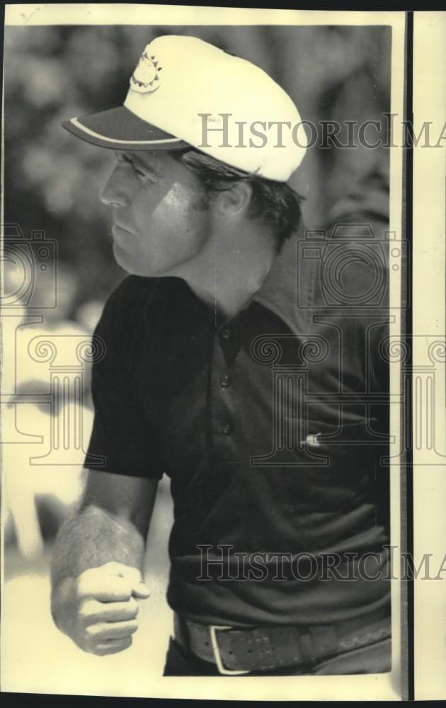 1974 Press Photo Golfer Gary Player pumps his fist and looks determined in match- Historic Images