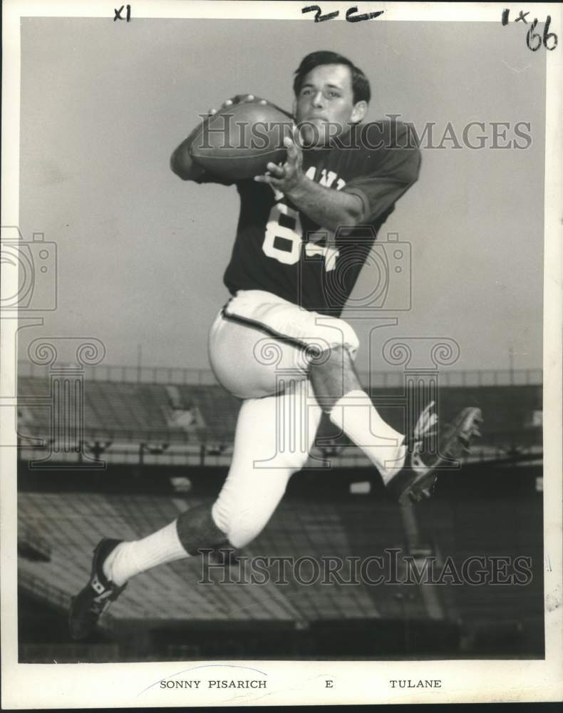 1968 Press Photo Tulane football player Sonny Pisarich catches ball in practice- Historic Images