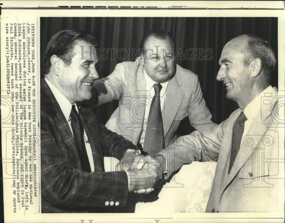 1972 Press Photo Baseball executives during a free agent draft in New York- Historic Images