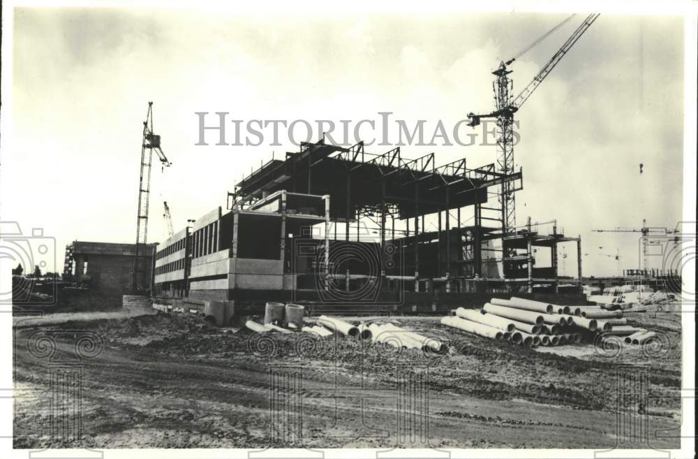 Press Photo Construction continues on building in Russia for the Olympics- Historic Images