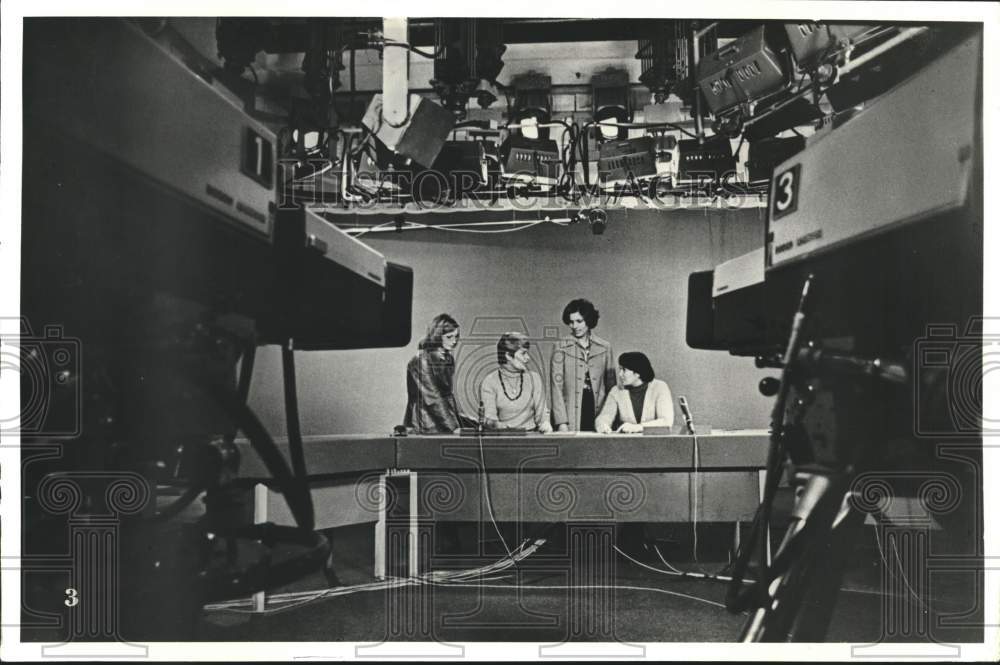 1979 Press Photo 4 women sit at tv broadcast booth prior to the Russia Olympics- Historic Images