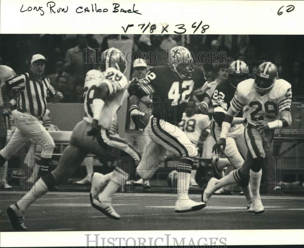 1979 Press Photo New Orleans Saints football player Chuck Muncie runs in game- Historic Images