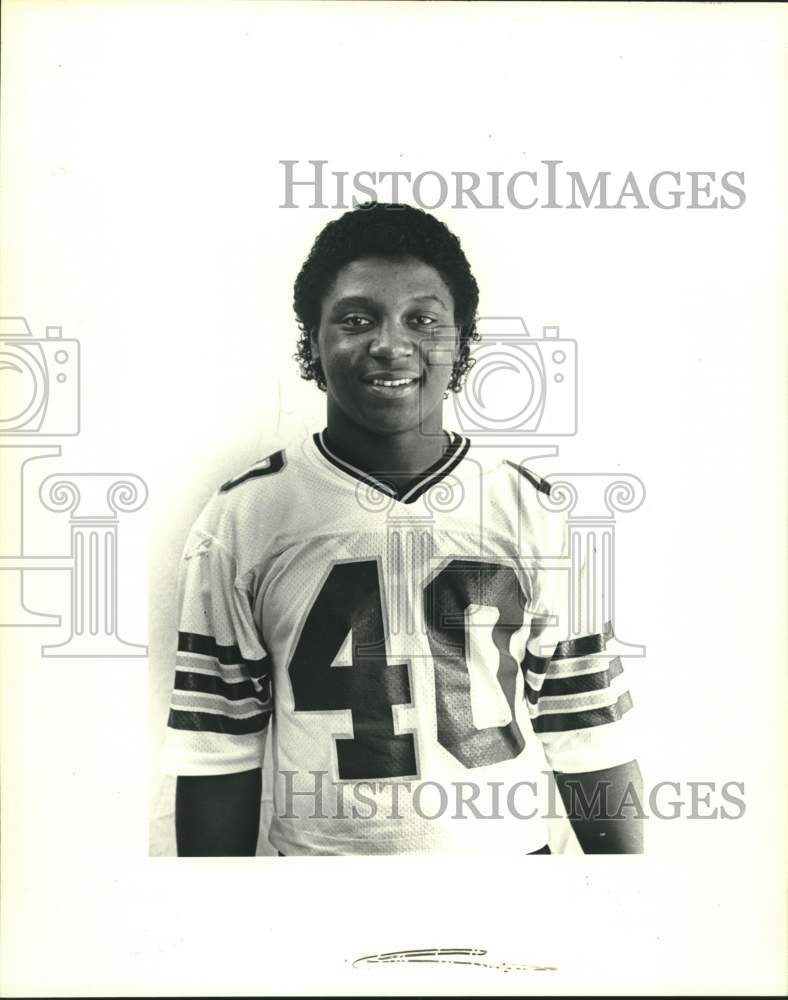 1984 Press Photo Destrehau football running back Felton Parquet poses for photo- Historic Images