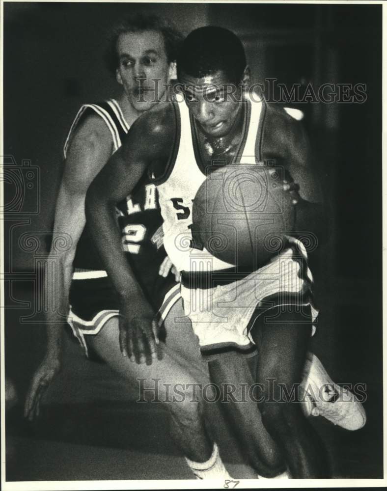 1983 Press Photo Southern and UAB play college basketball - nos28674