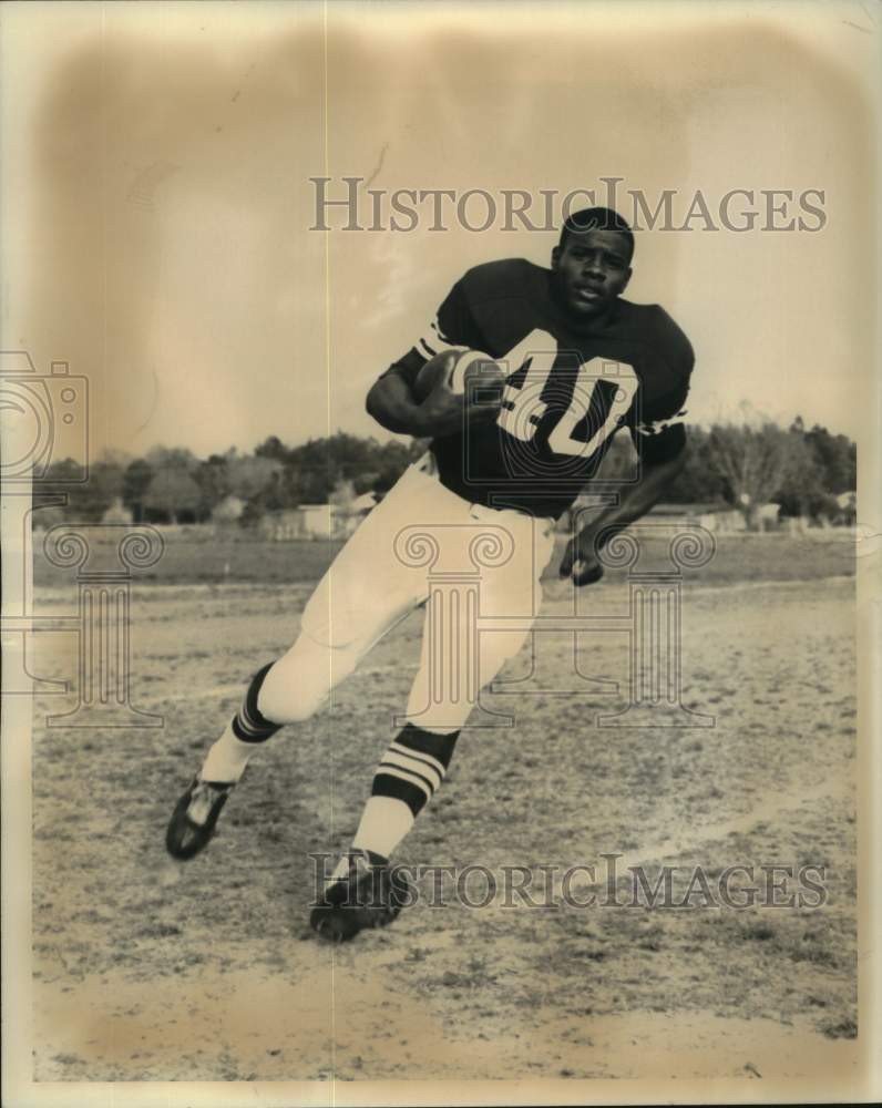 1968 Press Photo Northeast Louisiana college football player Joe Profit- Historic Images