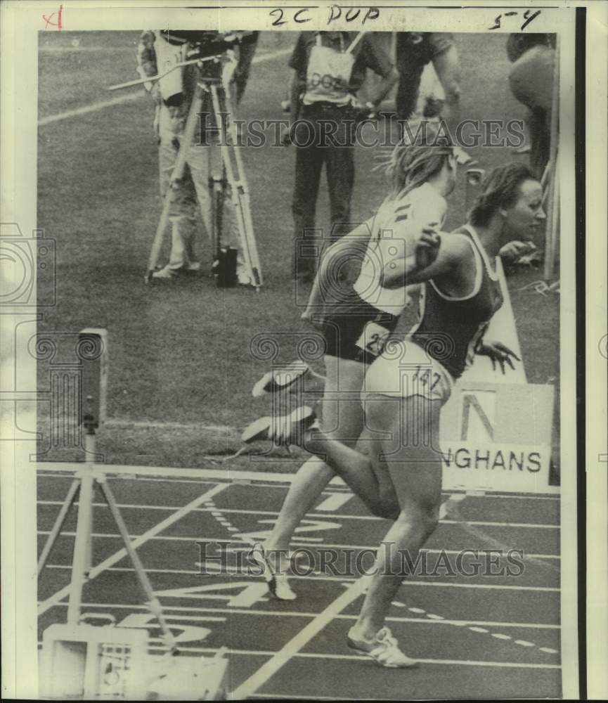 1978 Press Photo East Germany runner Renate Stecher beats Raelene Boyle in race- Historic Images