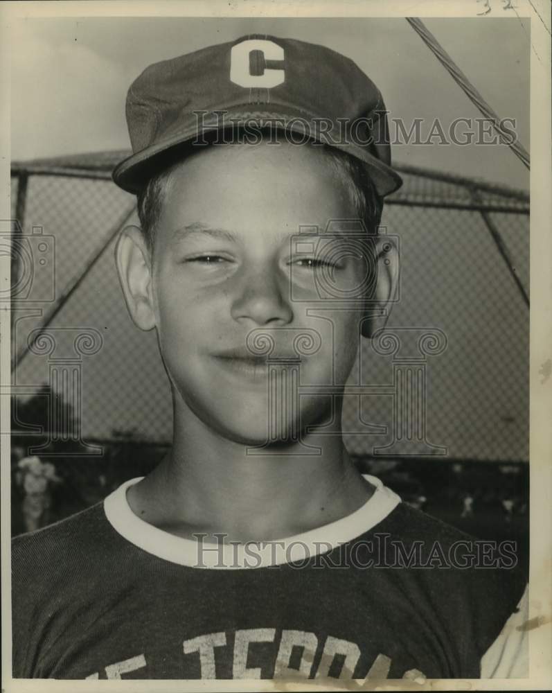 Press Photo Youth baseball player Louis Prez smiles for photo in practice- Historic Images