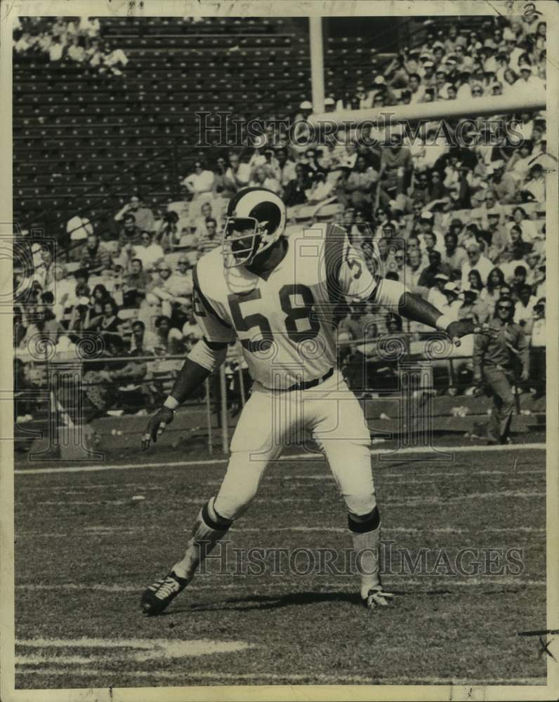 1972 Press Photo Los Angeles Rams football player Isiah Robertson looks to block- Historic Images