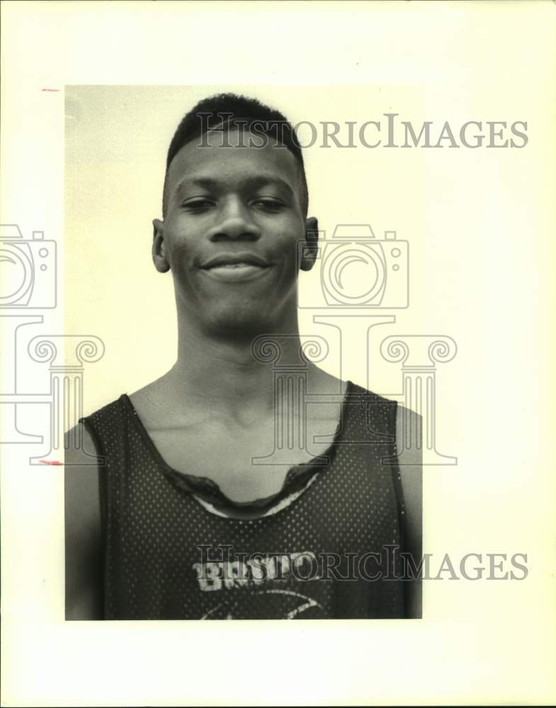 1989 Press Photo Bonnabel basketball player Ezell Pete smiles for photo- Historic Images