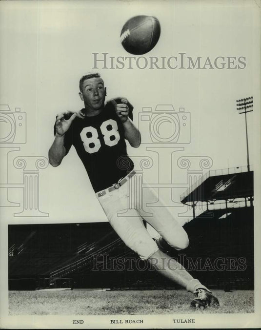 1967 Press Photo Tulane football player Bill Roach attempts to catch ball- Historic Images