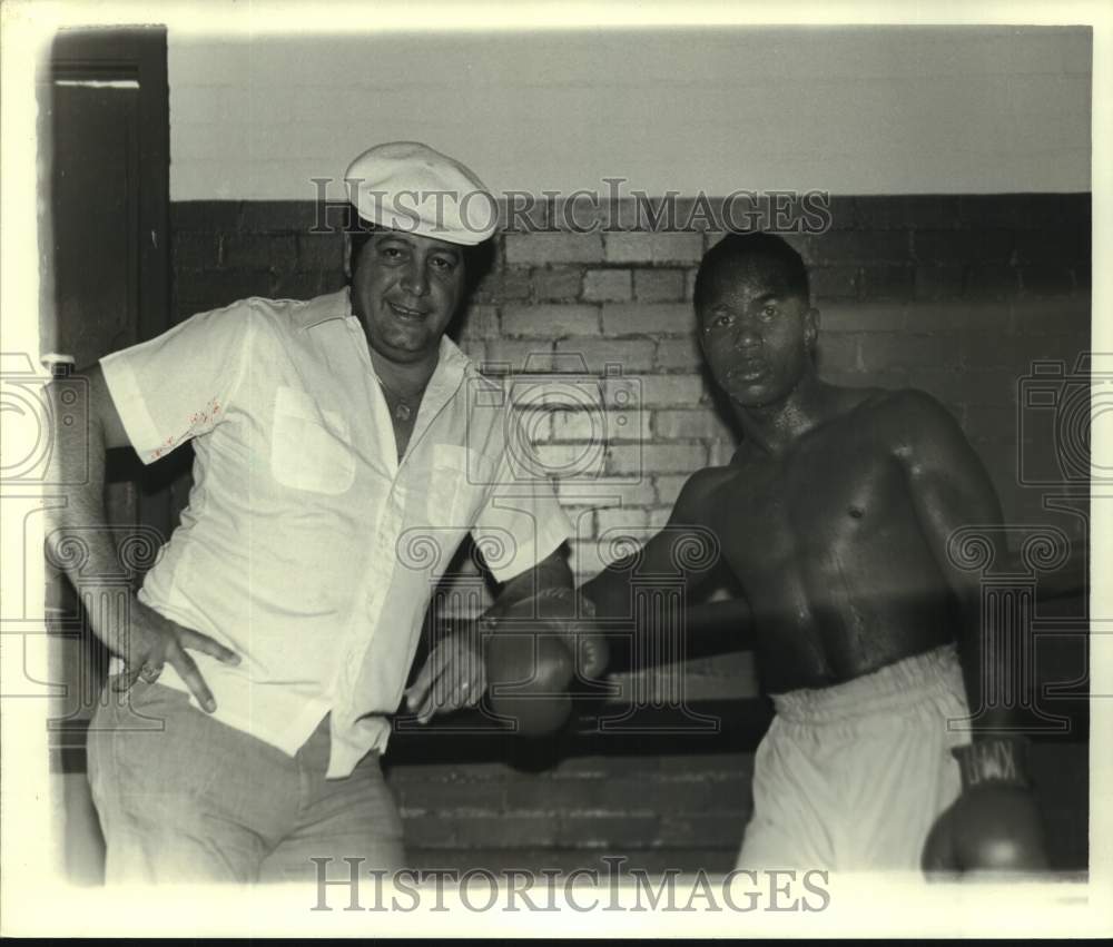 1983 Press Photo Boxer Melvin Pardy and manager Leslie Bonano - nos29628- Historic Images