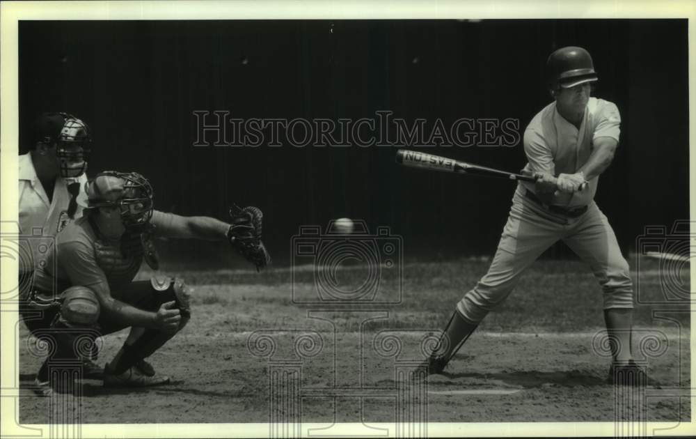 1989 Press Photo Over-40 Baseball World Series player Terry Monroe - nos29641- Historic Images