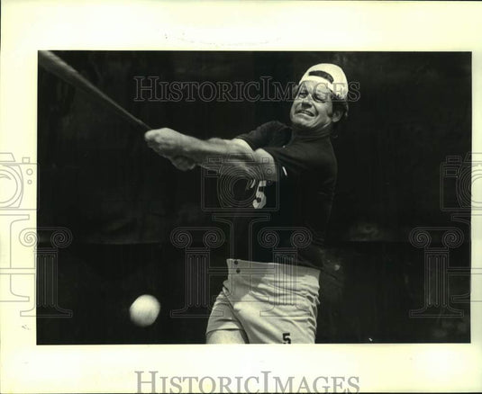 1985 Press Photo Softball - Courtney Freychineaud in Refinery Classic- Historic Images