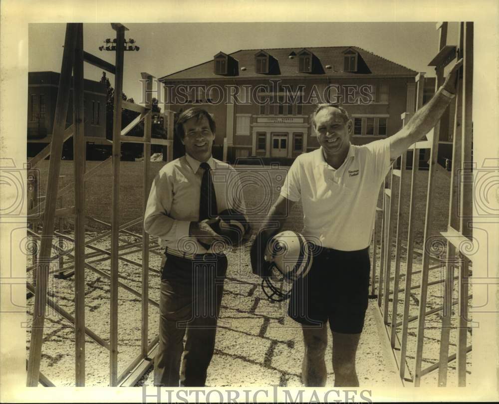 1988 Press Photo Football - Coach Tony Reginelli of Isidore Newman School- Historic Images