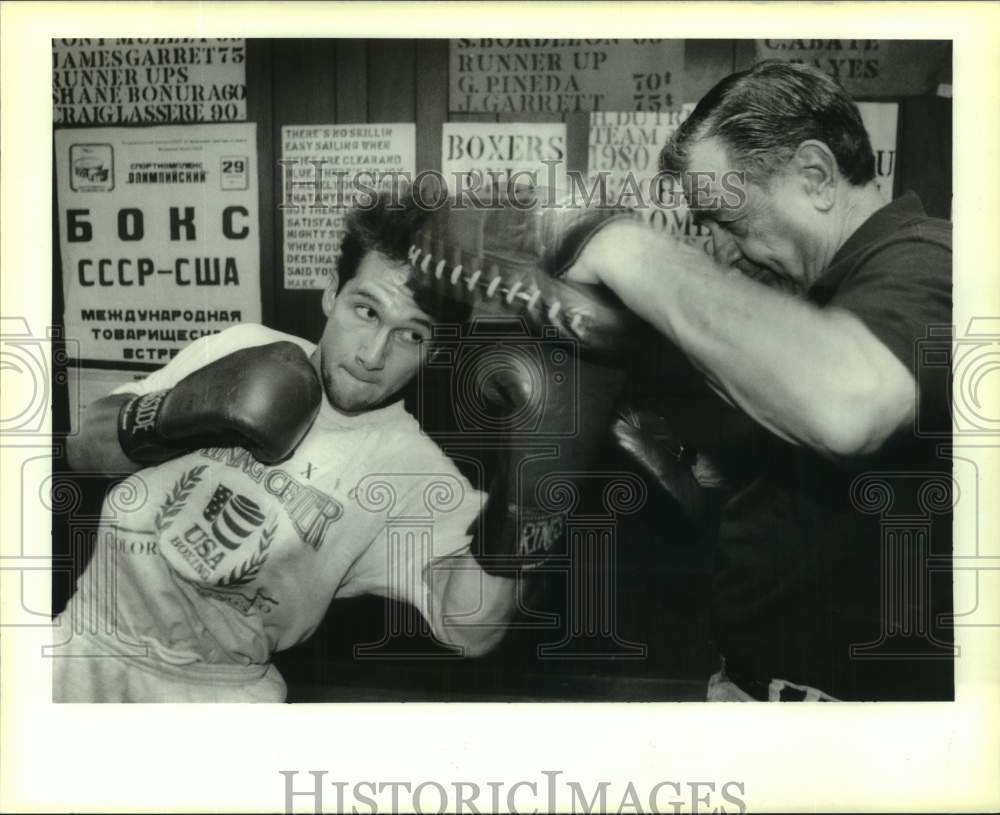 1993 Press Photo Boxing - Russell Roberts Works with Trainer at Harahan Gym- Historic Images