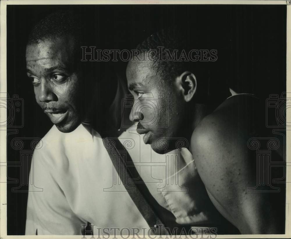 1966 Press Photo Dillard basketball coach Jimmy Singleton and Marlbert Pradd- Historic Images