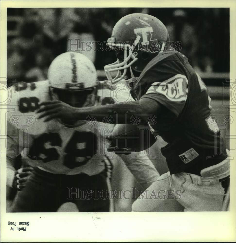 1984 Press Photo Louisiana Tech football player Garlon Powell runs in game- Historic Images