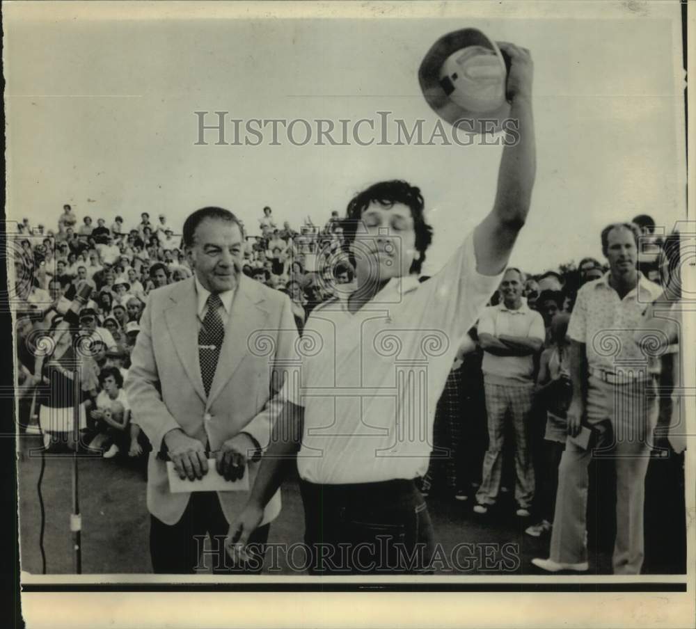 1974 Press Photo Pleasant Valley Golf Classic champion Victor Regalado- Historic Images