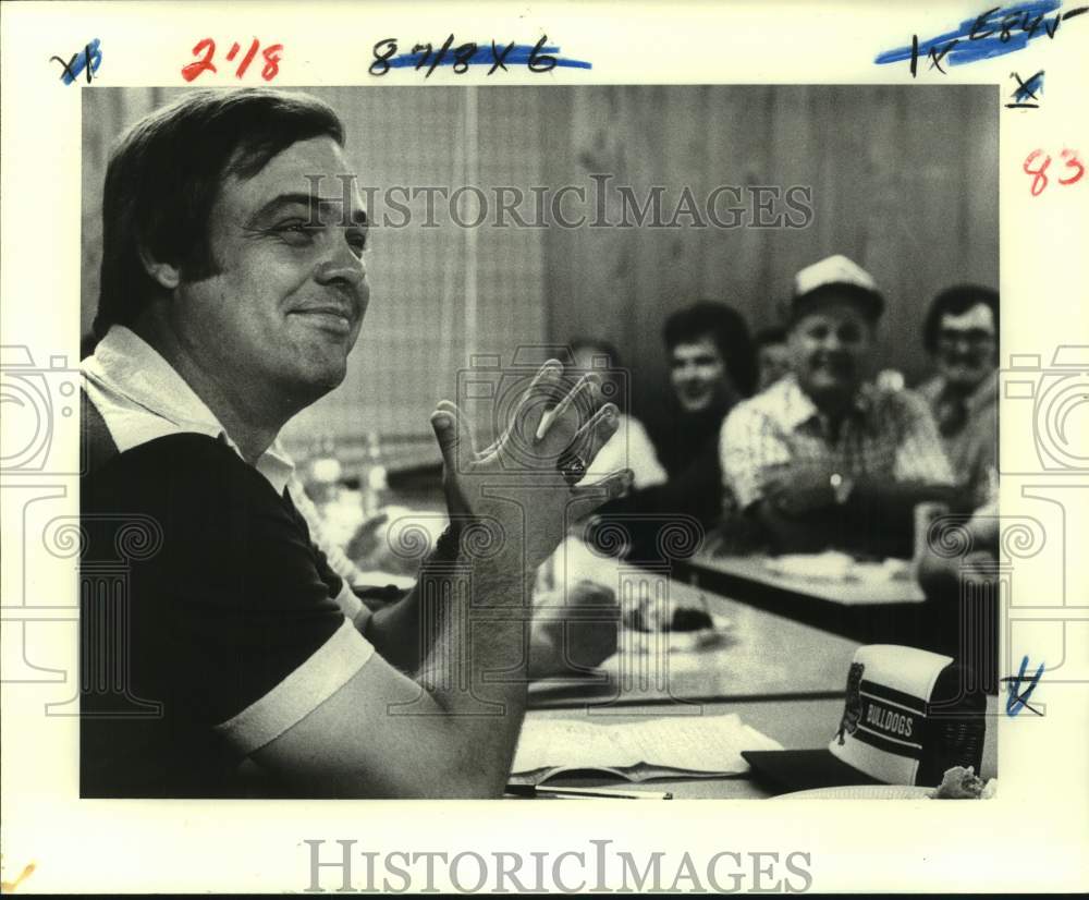 1979 Press Photo Lutcher football coach David Richard talks to crowd - nos30129- Historic Images