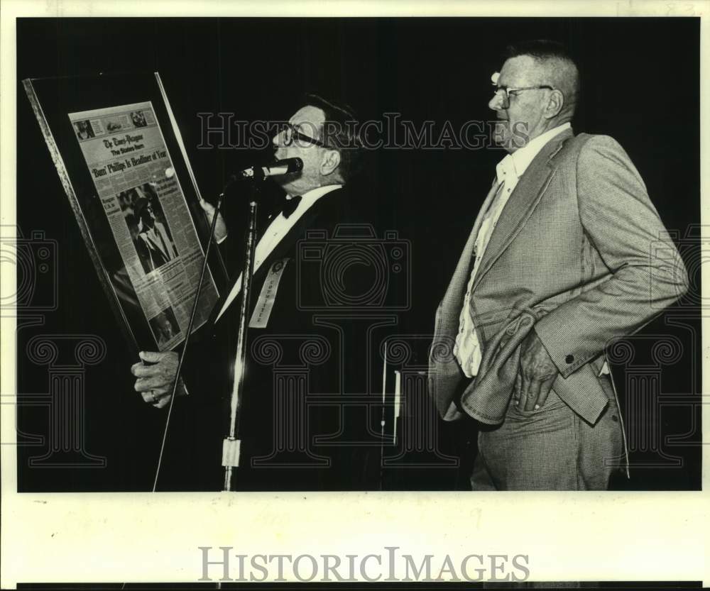 1981 Press Photo New Orleans Saints Football Bum Phillips with Emile Comar- Historic Images