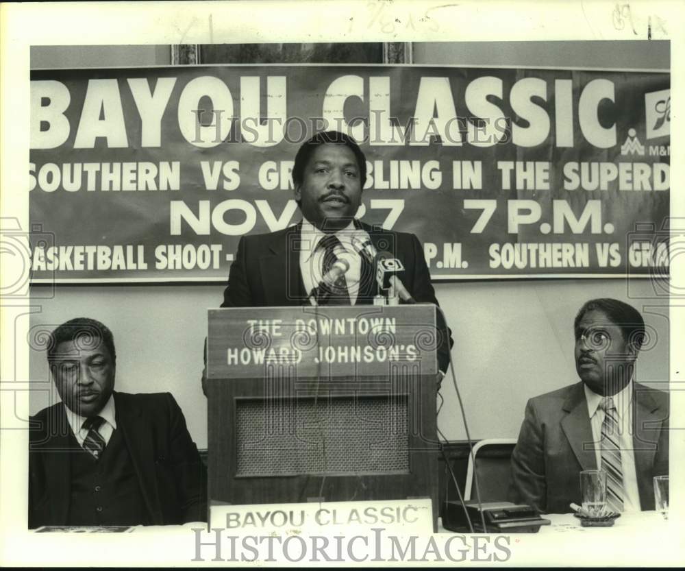 1982 Press Photo Football - Bayou Classic Coaches Speak - nos30214- Historic Images