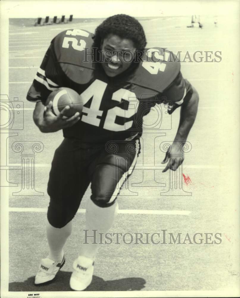 1982 Press Photo Football player Tim Sanders - nos30276- Historic Images