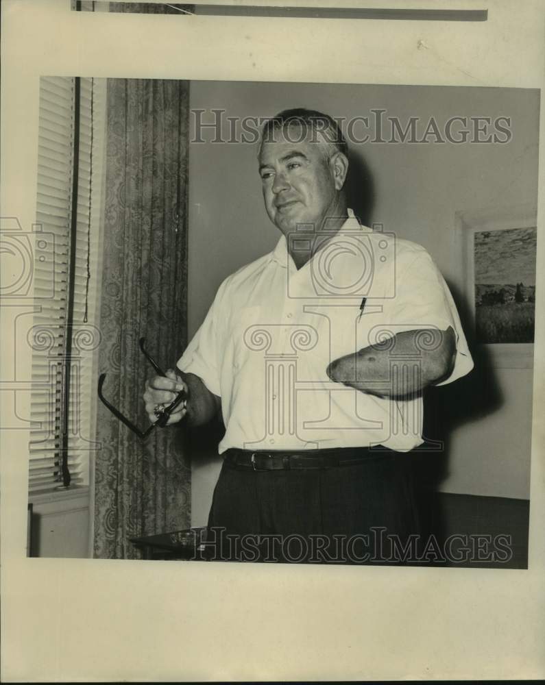 Press Photo Potential NFL football team owner Jack Sanders - nos30364- Historic Images