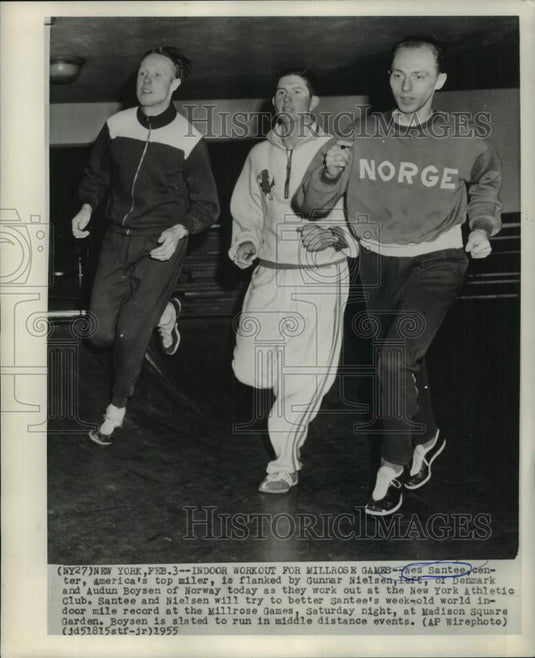 1955 Press Photo Runners Gunnar Neilsen, Wes Santee & Audun Boysen run in NY- Historic Images
