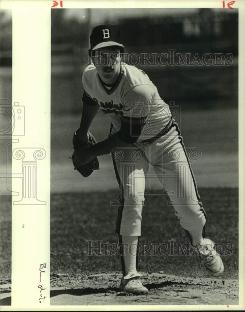 1984 Press Photo Bonnabel baseball pitcher Kurt Schmalz throws from the mound- Historic Images