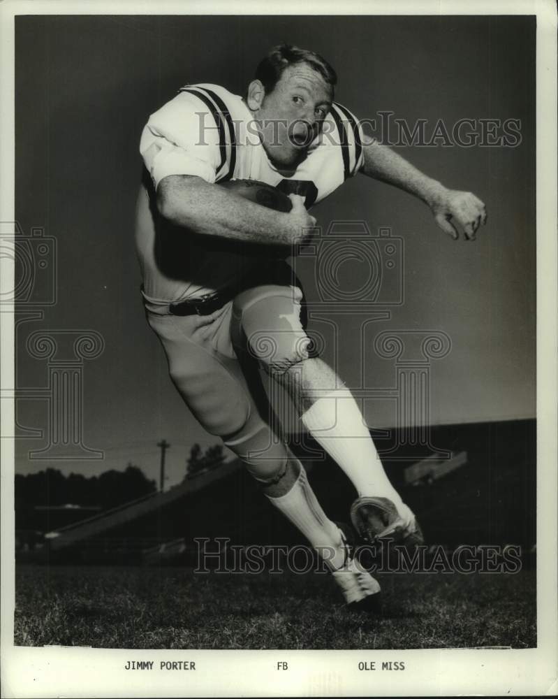 1973 Press Photo University of Mississippi football fullback Jimmy Porter runs- Historic Images