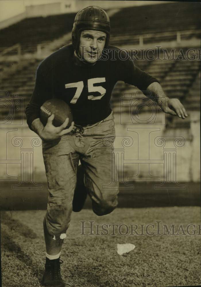 1967 Press Photo Football player Eddie Prakop runs with the ball - nos30776- Historic Images