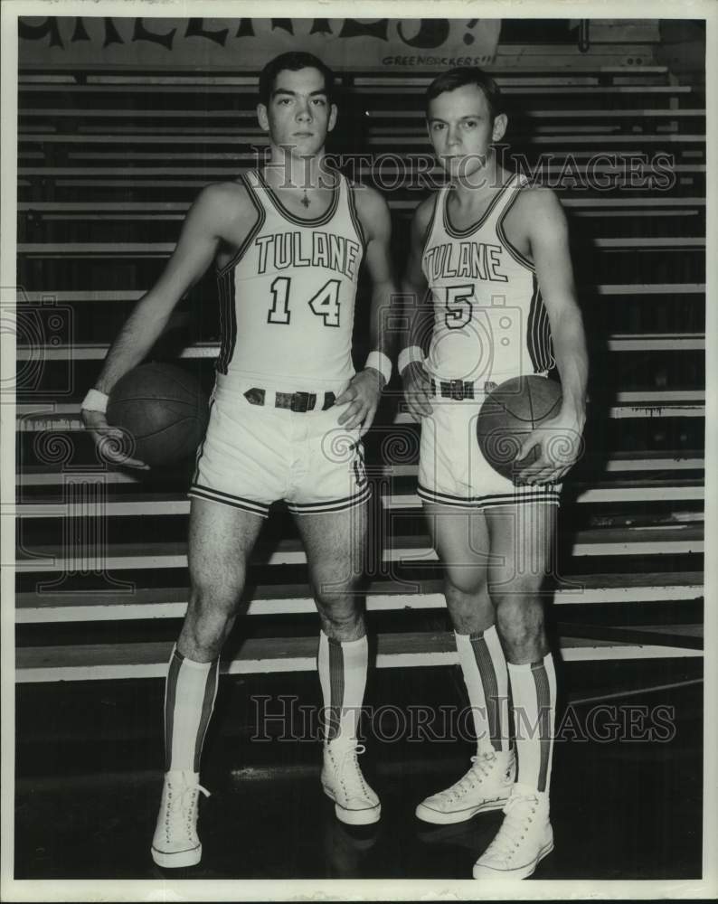 1968 Press Photo Tulane basketball players Ned Reese and Drew Madar pose- Historic Images