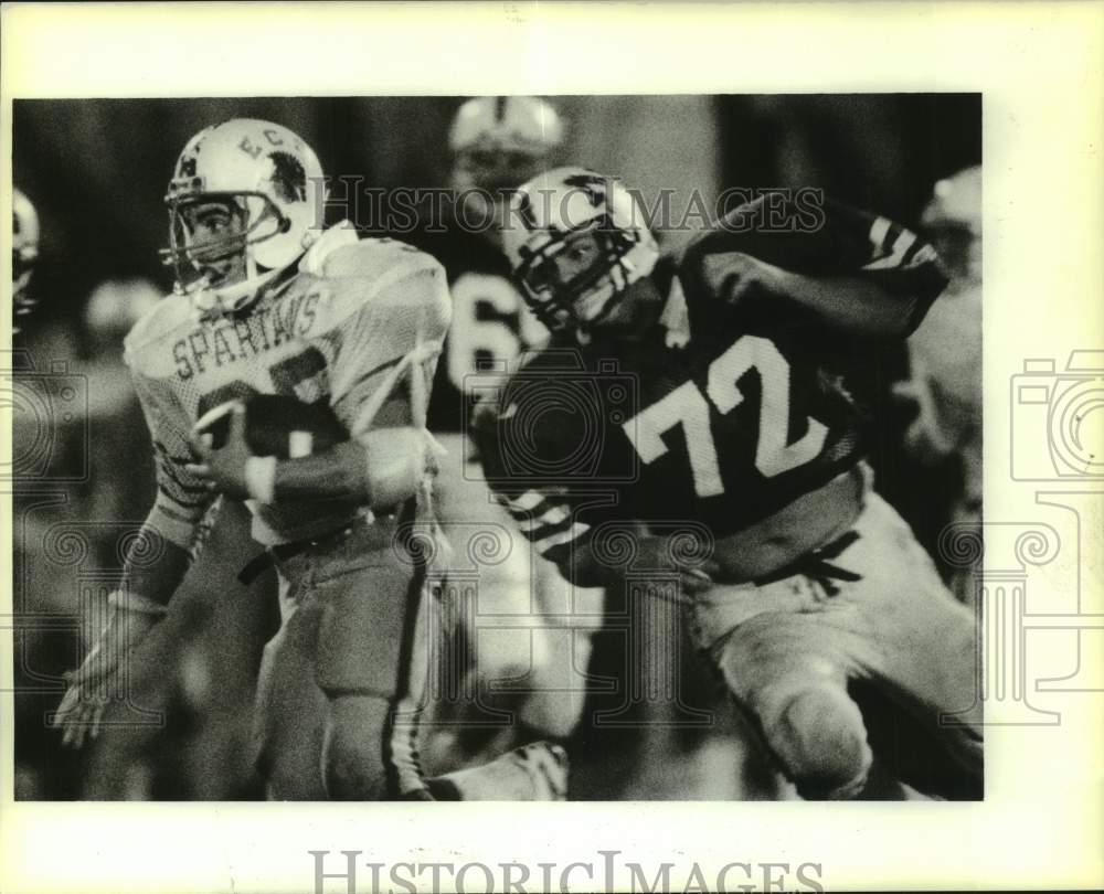 1988 Press Photo Ecole Classique football player Jay Scardino runs with ball- Historic Images