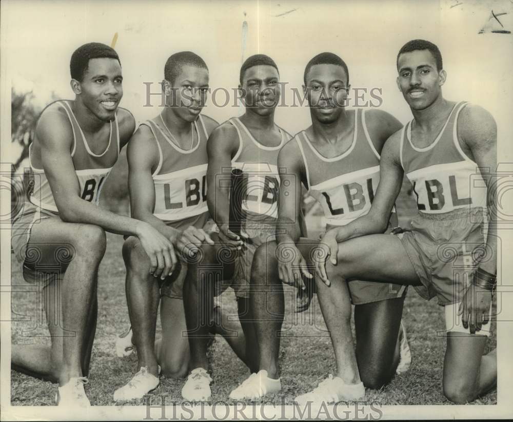 1968 Press Photo Five members of L B Landry Buccaneer mile relay team pose- Historic Images