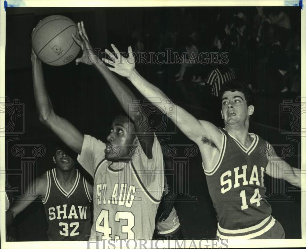 1987 Press Photo Basketball- St. Augustine Alfred Hanson &amp; Shaw&#39;s Todd Langford- Historic Images