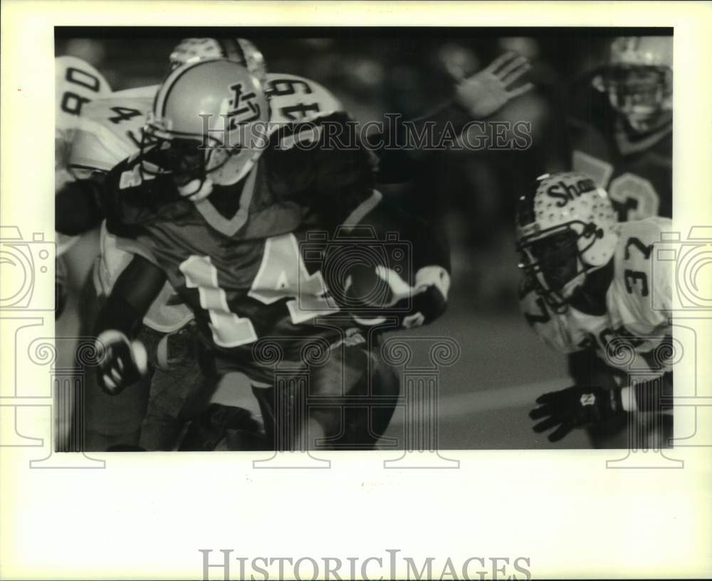 Press Photo St Augustine football player Jamal Fobbs runs against Shaw Eagles- Historic Images